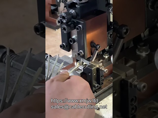 Flag Terminal Crimping Tool for Wire Processing