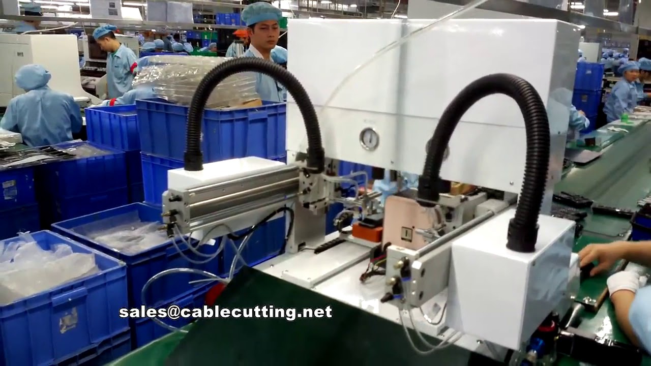 fully automatic screw locking machine with robot arm