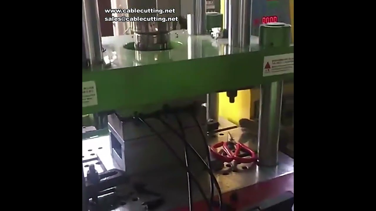 200-SKT Vertical Injection Molding Machine for DC Head Connector and USB Data Cable Head